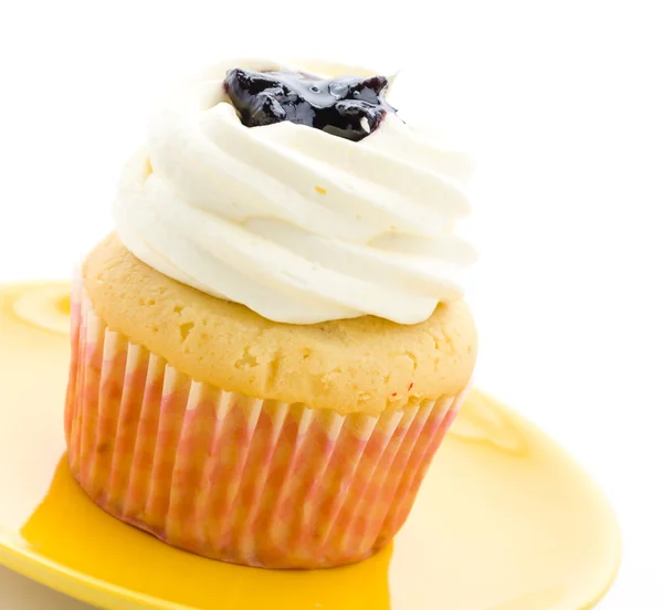 Cupcake isolati su sfondo bianco — Foto Stock