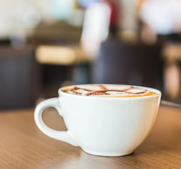 Kaffekopp i kafé inre — Stockfoto