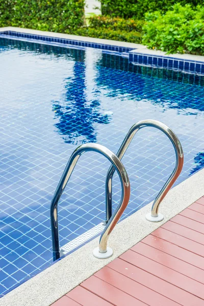 Escadaria da piscina — Fotografia de Stock