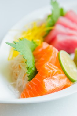 ton balıklı sashimi