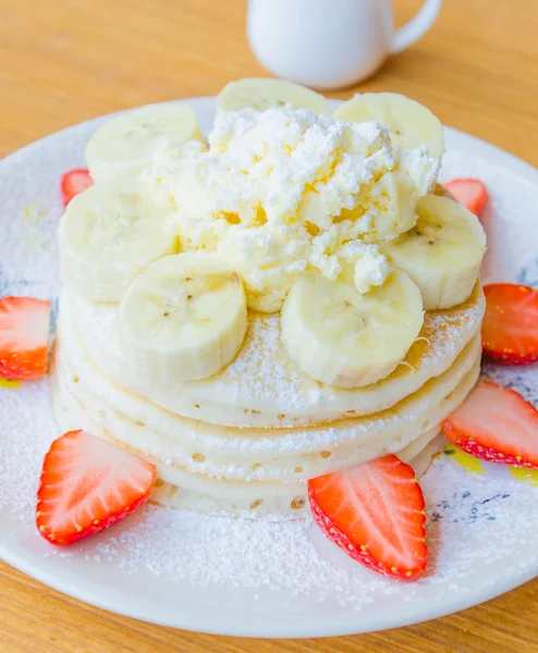 Pancake strawberry banana — Stock Photo, Image