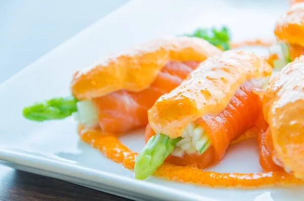 Rotoli di salmone — Foto Stock