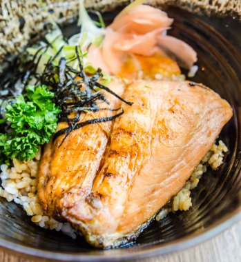 pirinç somon teriyaki