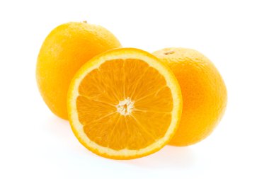 Beyaz üzerine izole edilmiş turuncu