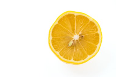 Limon beyazda izole