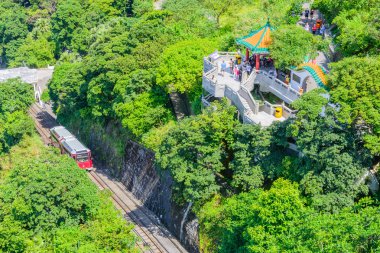 turistik tramvay zirvesinde