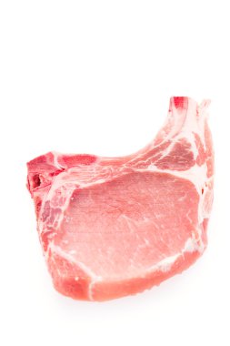 beyaz izole pişmemiş domuz eti