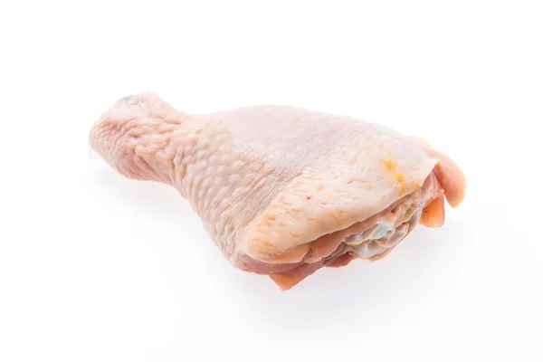 Rohes Hühnerfleisch isoliert auf weiß — Stockfoto