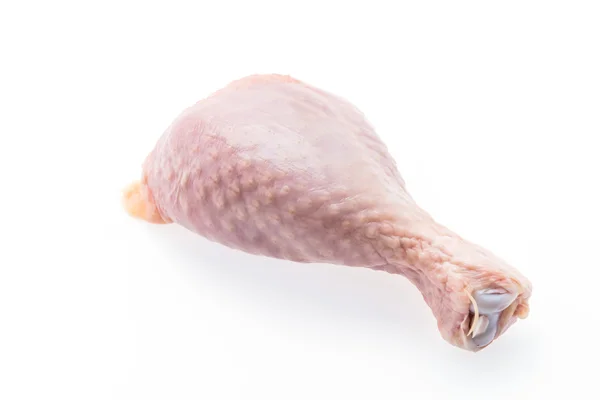 Carne de pollo cruda aislada en blanco — Foto de Stock