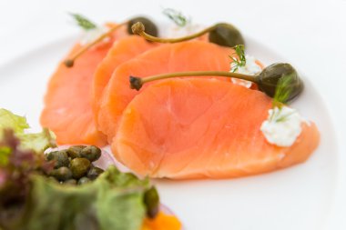 füme somon salata