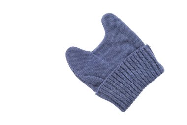 örme şapka üzerine beyaz izole