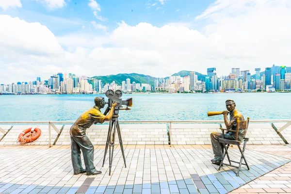 Statua e skyline in Avenue of Stars a Hong Kong, Cina — Foto Stock