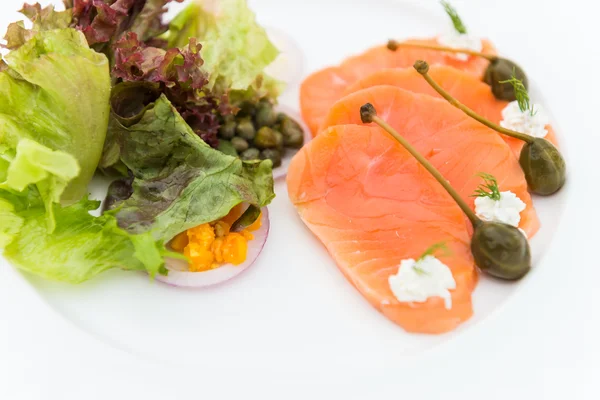 Smoked salmon salad — Stock Photo, Image