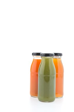 tapa y pelucameyve suyu şişeleri