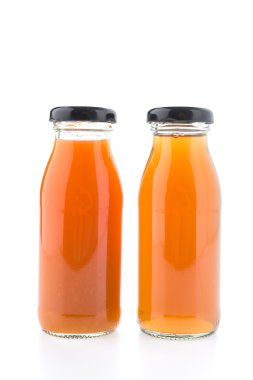 tapa y pelucameyve suyu şişeleri