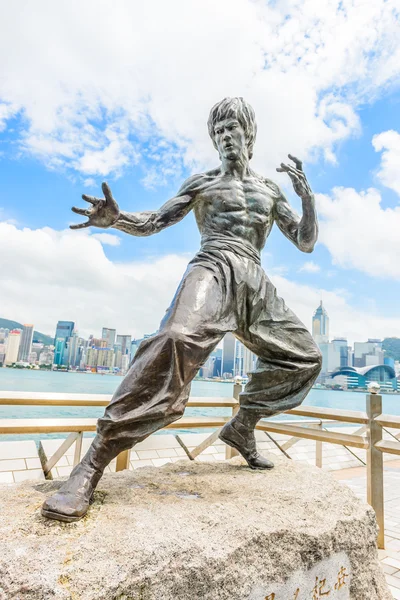 Статуя Брюса Ли на авеню звёзд — стоковое фото
