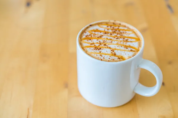 Hot caramel coffee — Stock Photo, Image