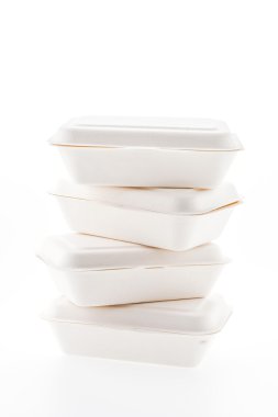 Beyaz arka plan üzerinde izole köpük kutu