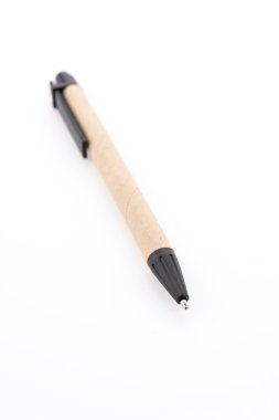 kalem beyaz arkaplanda izole edildi