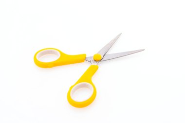 Makas beyaz arkaplanda izole edildi