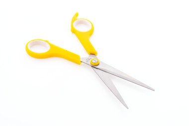 Makas beyaz arkaplanda izole edildi