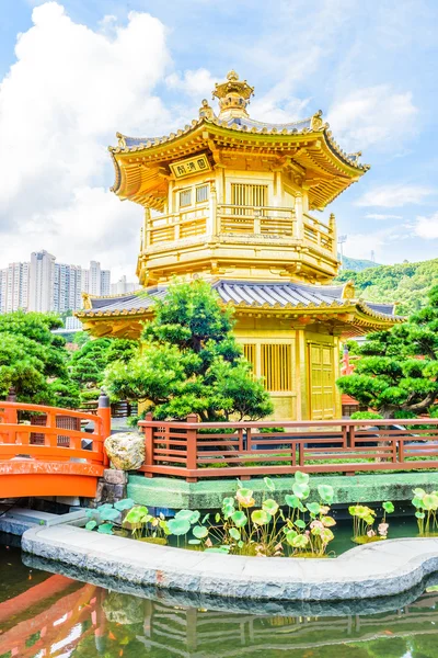 Altın Çin Pavyonu hong kong park — Stok fotoğraf