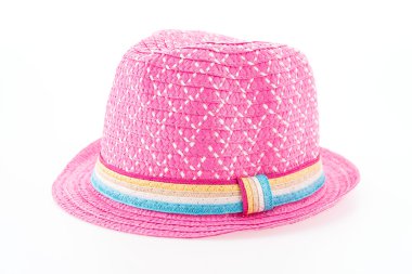 Beyaz arka plan üzerinde izole pembe hasır şapka