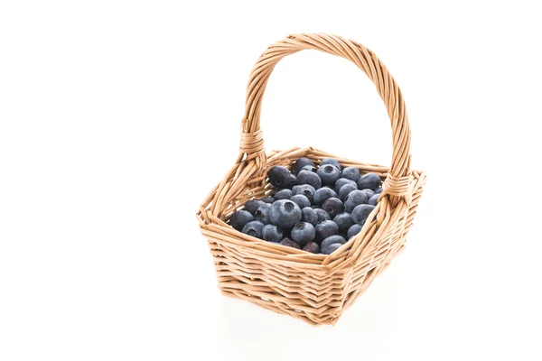 蓝莓篮上白色隔离 — 图库照片