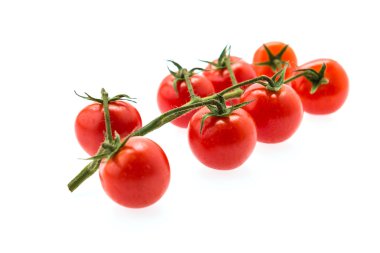 Domates beyazda izole.