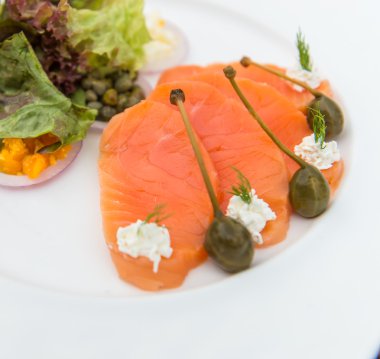 füme somon salata