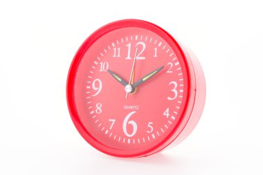 Beyaz arka plan üzerinde izole kırmızı saat