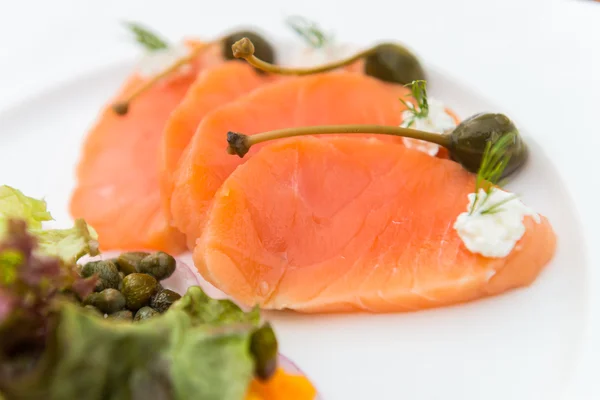 Insalata di salmone affumicato — Foto Stock