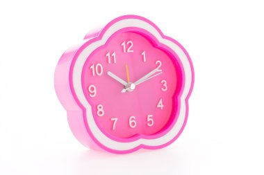 Pembe alarm saati beyaz arkaplanda izole edildi