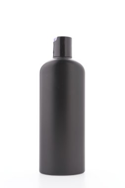 Beyaz arkaplanda izole edilmiş plastik şişe