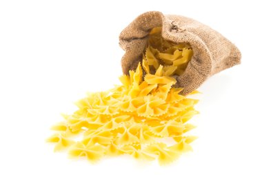 makarna beyaz arkaplanda izole