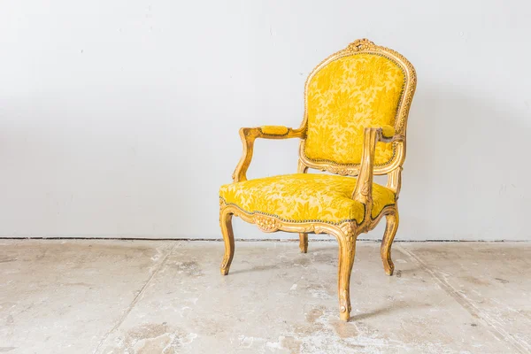 Yellow Vintage sofa — Stock Photo, Image