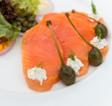 füme somon salata