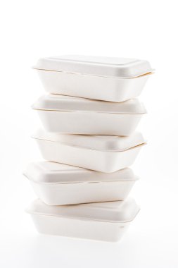 Beyaz arka plan üzerinde izole köpük kutu