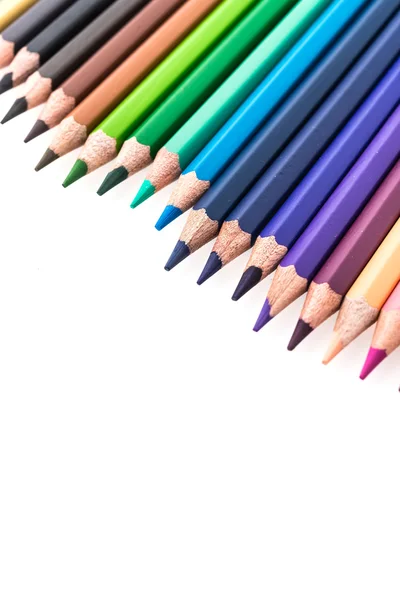 पांढरा पार्श्वभूमीवर रंग पेन्सिल वेगळे — स्टॉक फोटो, इमेज