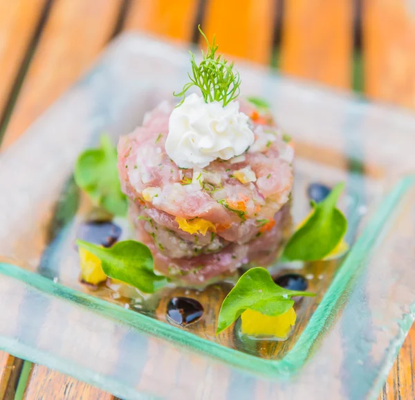 Tuna tartar — Stock Photo, Image
