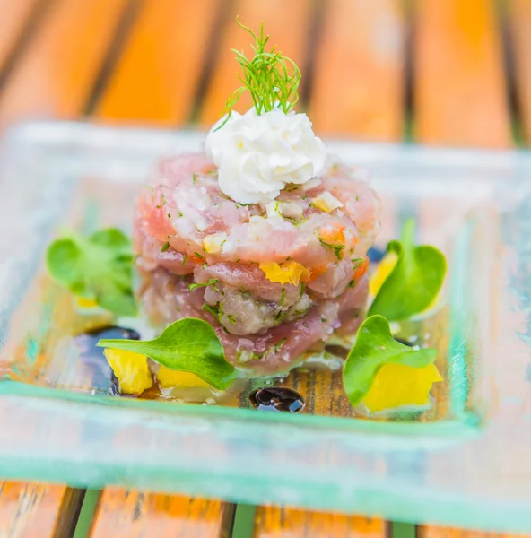 Tuna tartar — Stock Photo, Image