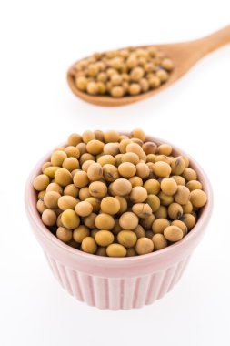 Soya fasulyesi beyaz arkaplanda izole