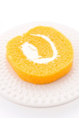 Варення рулон торт ізольовані на білому тлі