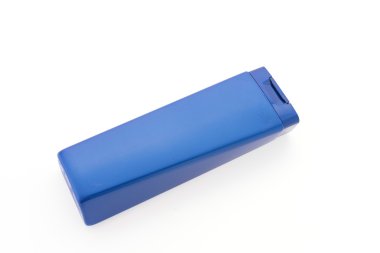 Beyaz arkaplanda izole edilmiş plastik şişe