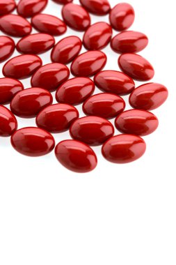 Beyaz arka plan üzerinde izole tablolar hap