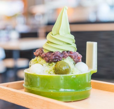 Matcha yeşil çay dondurma