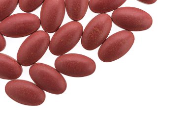 Beyaz arka plan üzerinde izole tablet hap