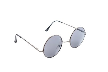 Güneş gözlüğü beyaza izole edilmiş