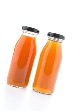 tapa y pelucameyve suyu şişeleri