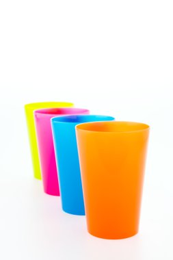 renkli plastik gözlük